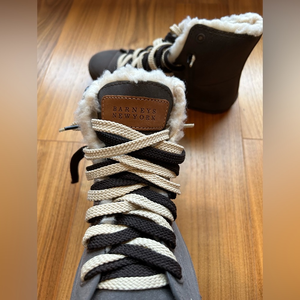 Barney’s New York fur woman’s warm sneaker’s